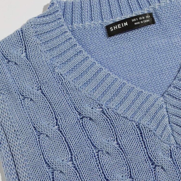 Cable Knit Cropped Sweater Vest - Picture 7 of 9